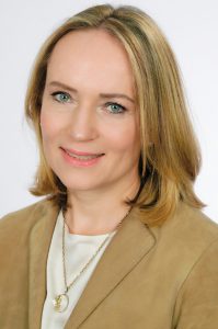 Dr. Veronica Fabricius