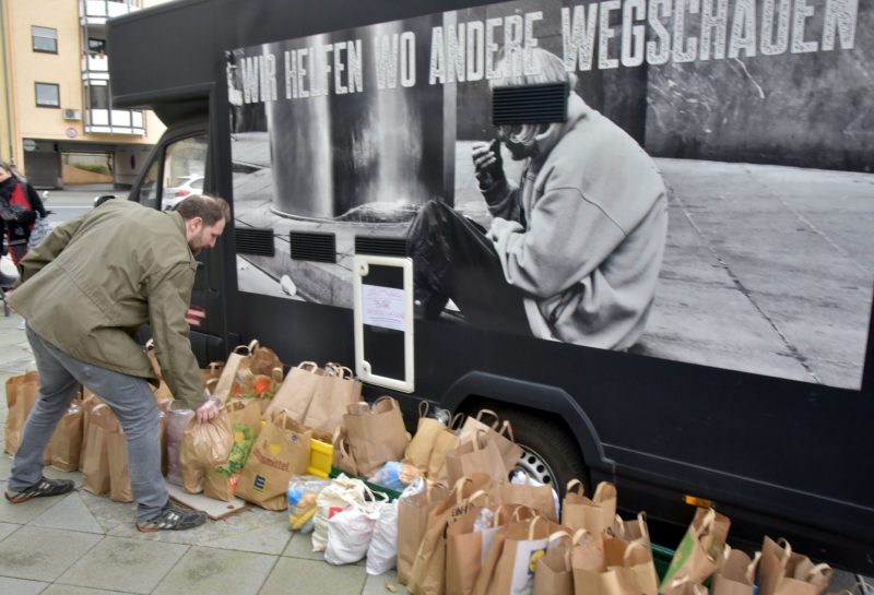 Frankfurt, 21. März  2020. Die Hilfsorganisation Street Angel sammeln Lebensmittelspenden für Obdachlose und Bedürftige. | Verwendung weltweit